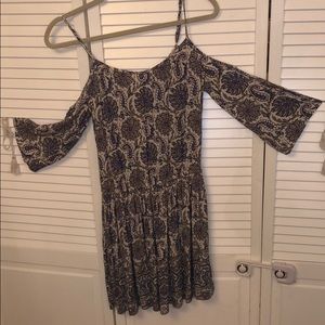 American eagle slit sleeve dress small cream blue